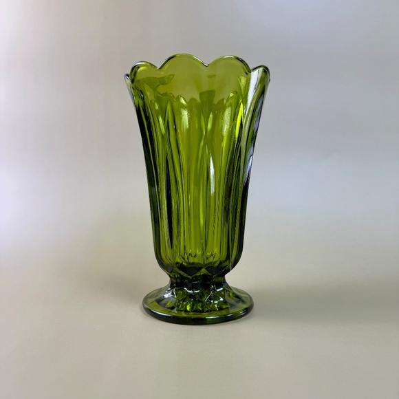 Vintage Indiana Glass Vase | Colonial Green Panel Optic | Scalloped Pedestal - Picture 8 of 10